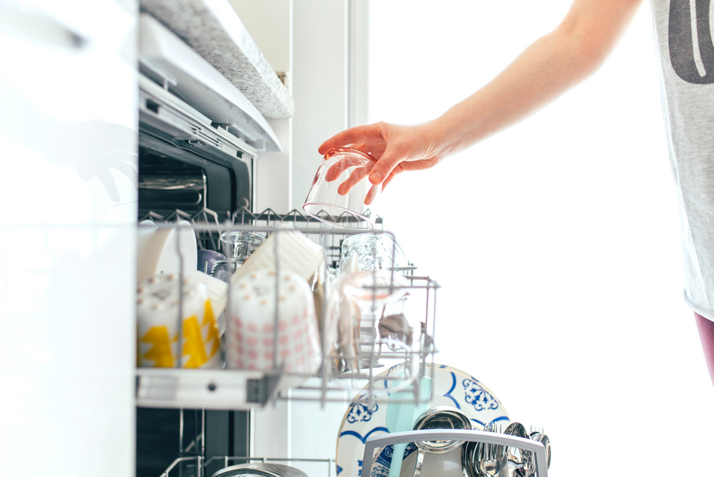 5 Easy Steps to Clean a Stinky Dishwasher