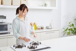 Grease Lightning! 5 Pro-Approved Ways to De-Gunk Your Kitchen Without Losing Your Sanity (or Your Appetite)