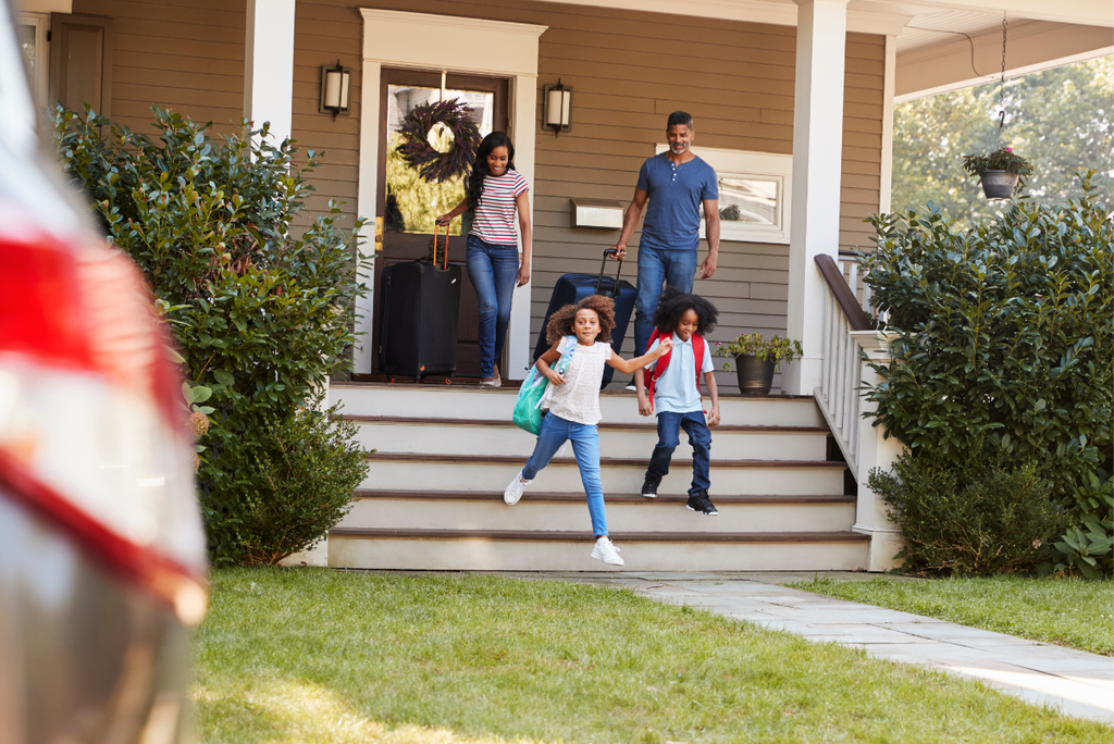 Clean Getaway: 10 Things to Tidy Up Before You Jet Off (So Your House Doesn’t Stage a Mutiny)